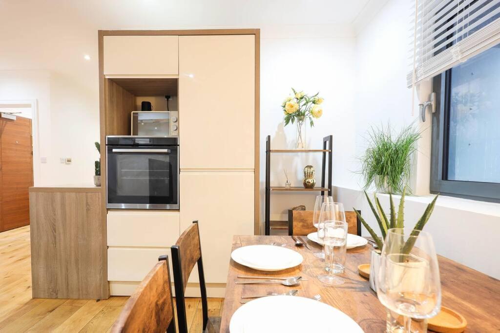 Apartament Centre, Spacious, Ensuite, Smart Tv, Sofa Bed *